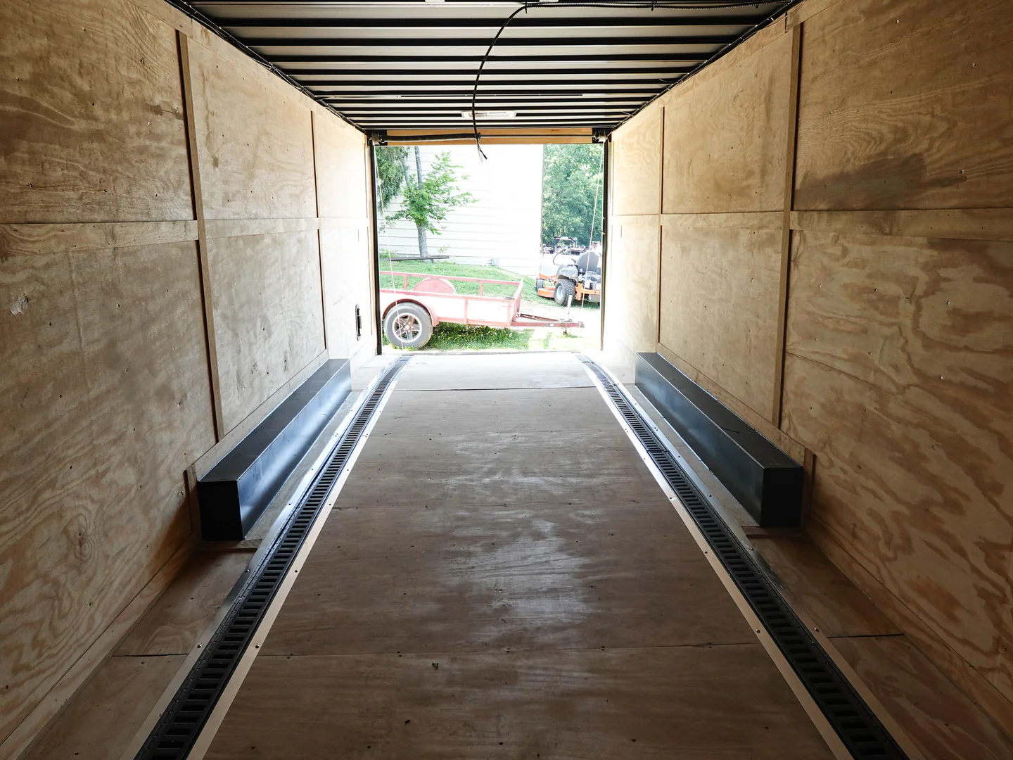8.5' x 32' Silver Enclosed Trailer (3) 7,000LB Axles - Image 3
